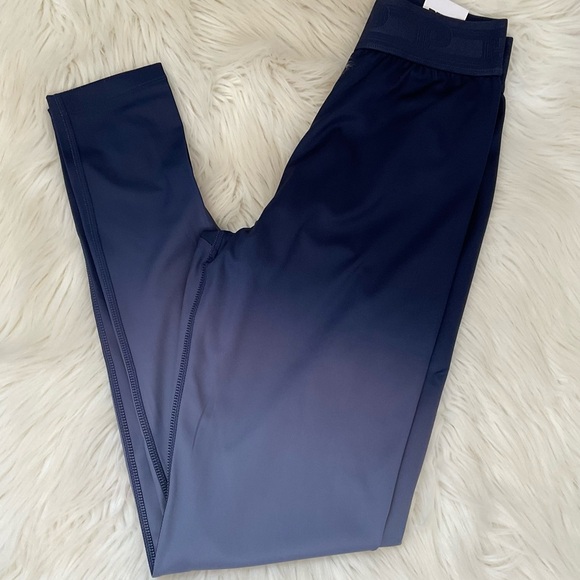 PINK Victoria’s Secret Ultimate High Waist Leggings - NWT - Medium - Midnight - Picture 3 of 11